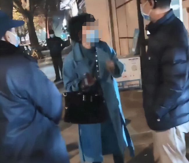 女子不配合防疫稱(chēng)非平民高校回應(yīng),防疫中心